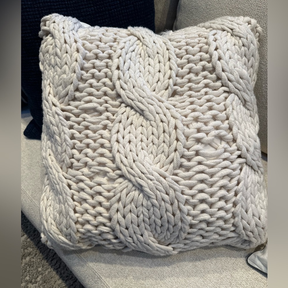 Pottery Barn Colossal Handknit Pillow Ivory